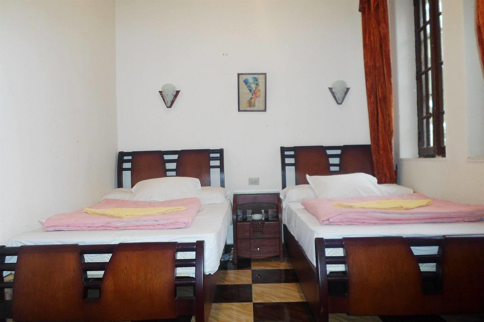 Family Palace Hostel Каир Экстерьер фото