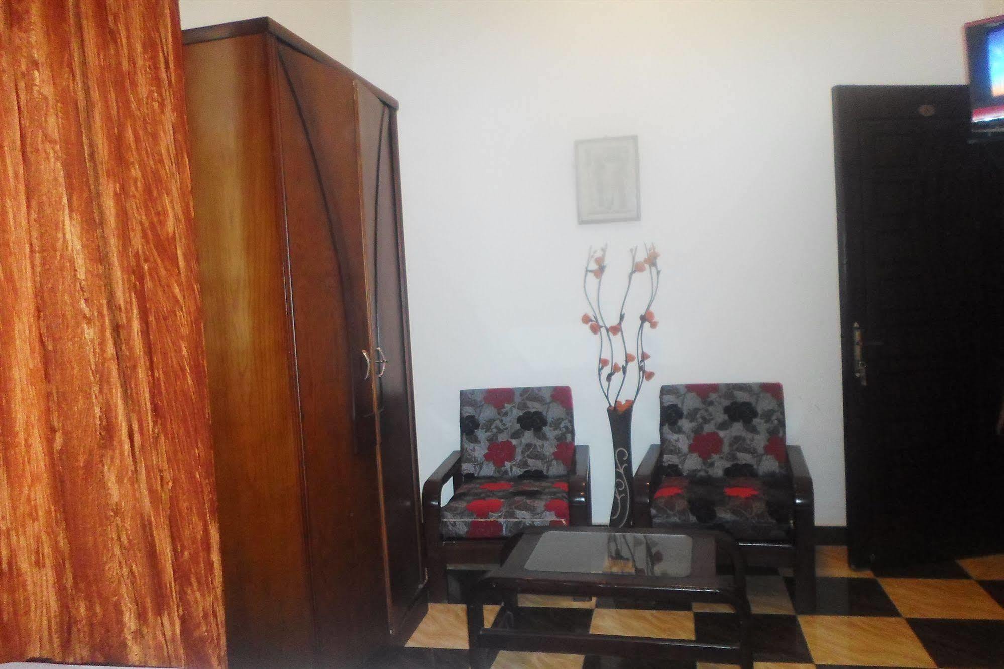 Family Palace Hostel Каир Экстерьер фото